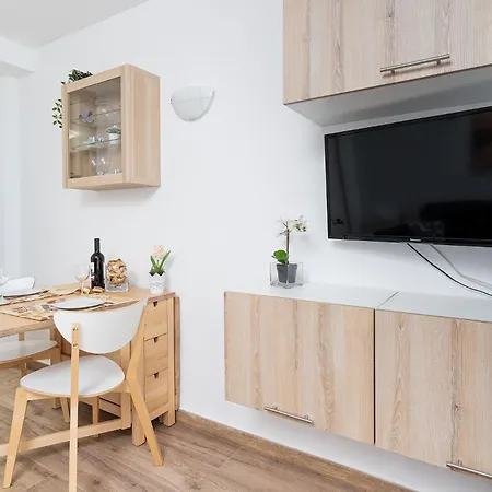 Magic Summer Apartment